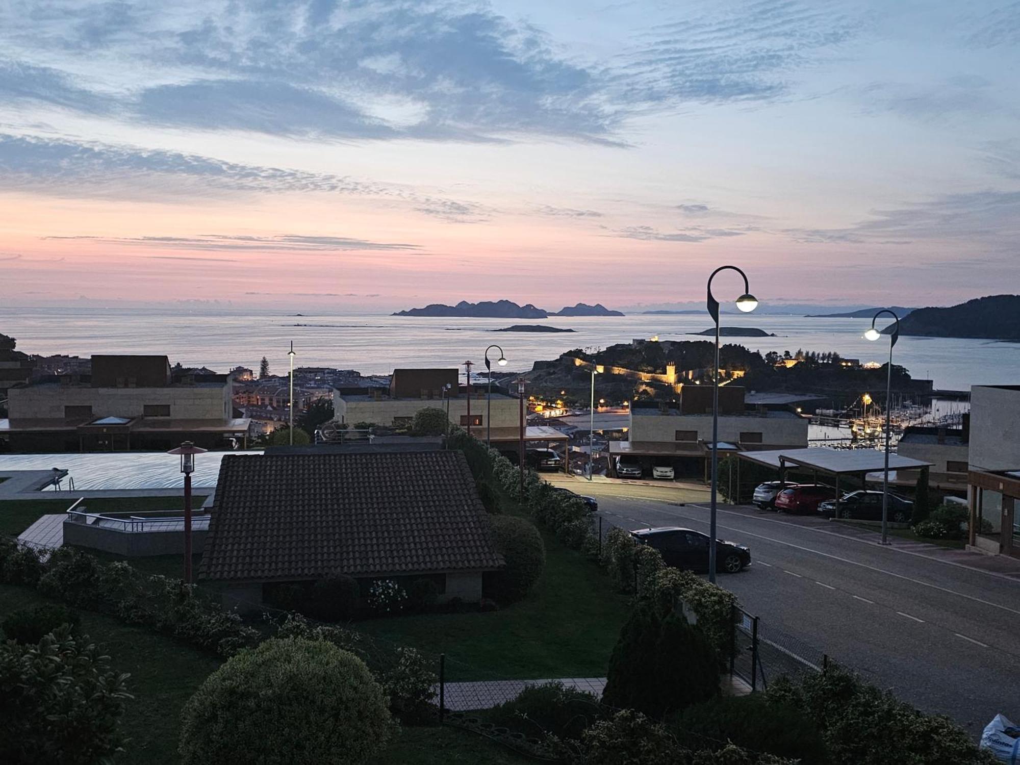 Vistas magnificas Islas Atlanticas Baiona Exterior foto